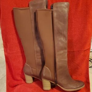 SoftWalk Tan Heeled Boots
